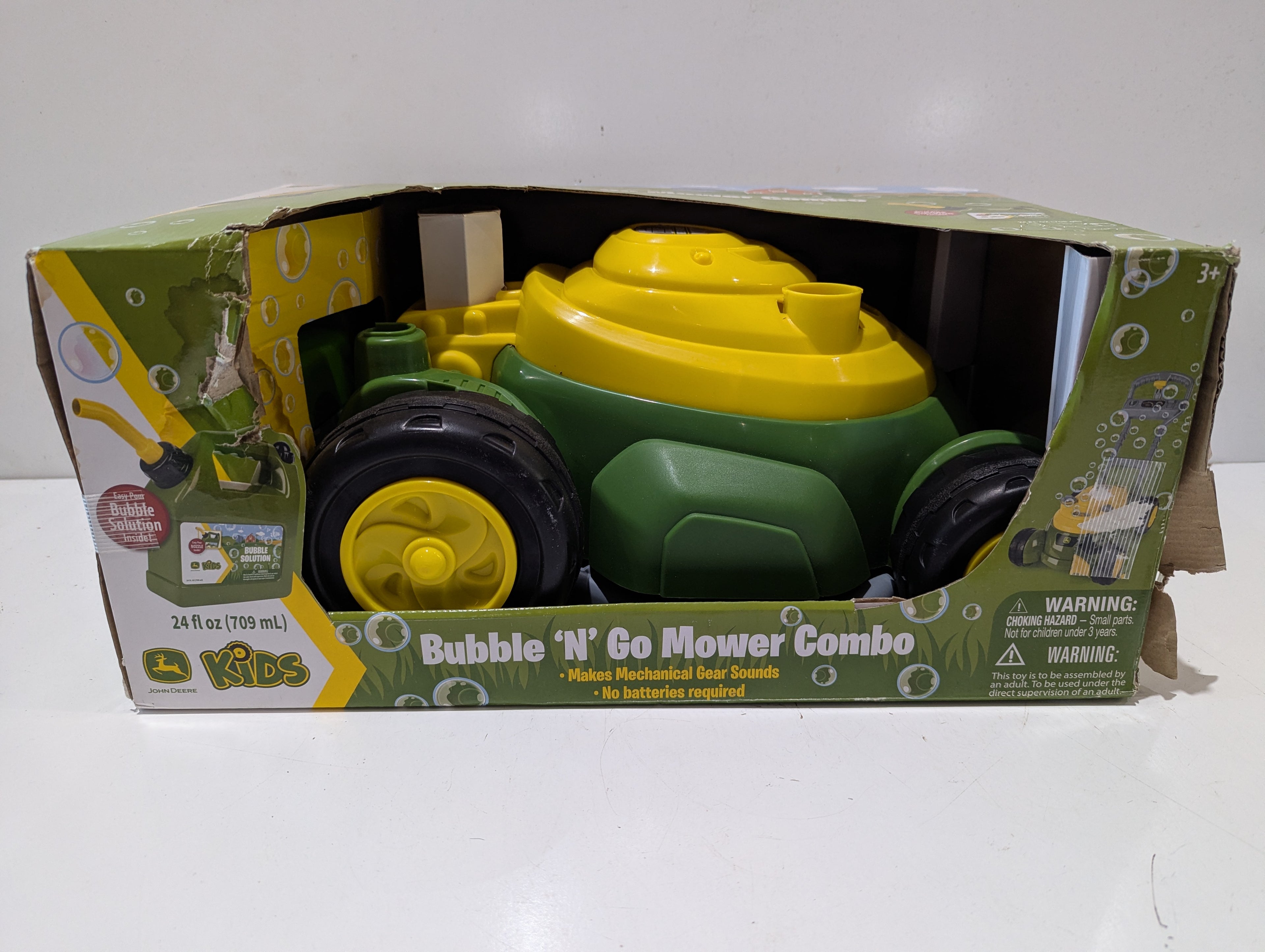 John Deere Kids Bubble 'N' Go Mower Combo Push Bubble Lawn Mower Toy 24 Fl Oz Set