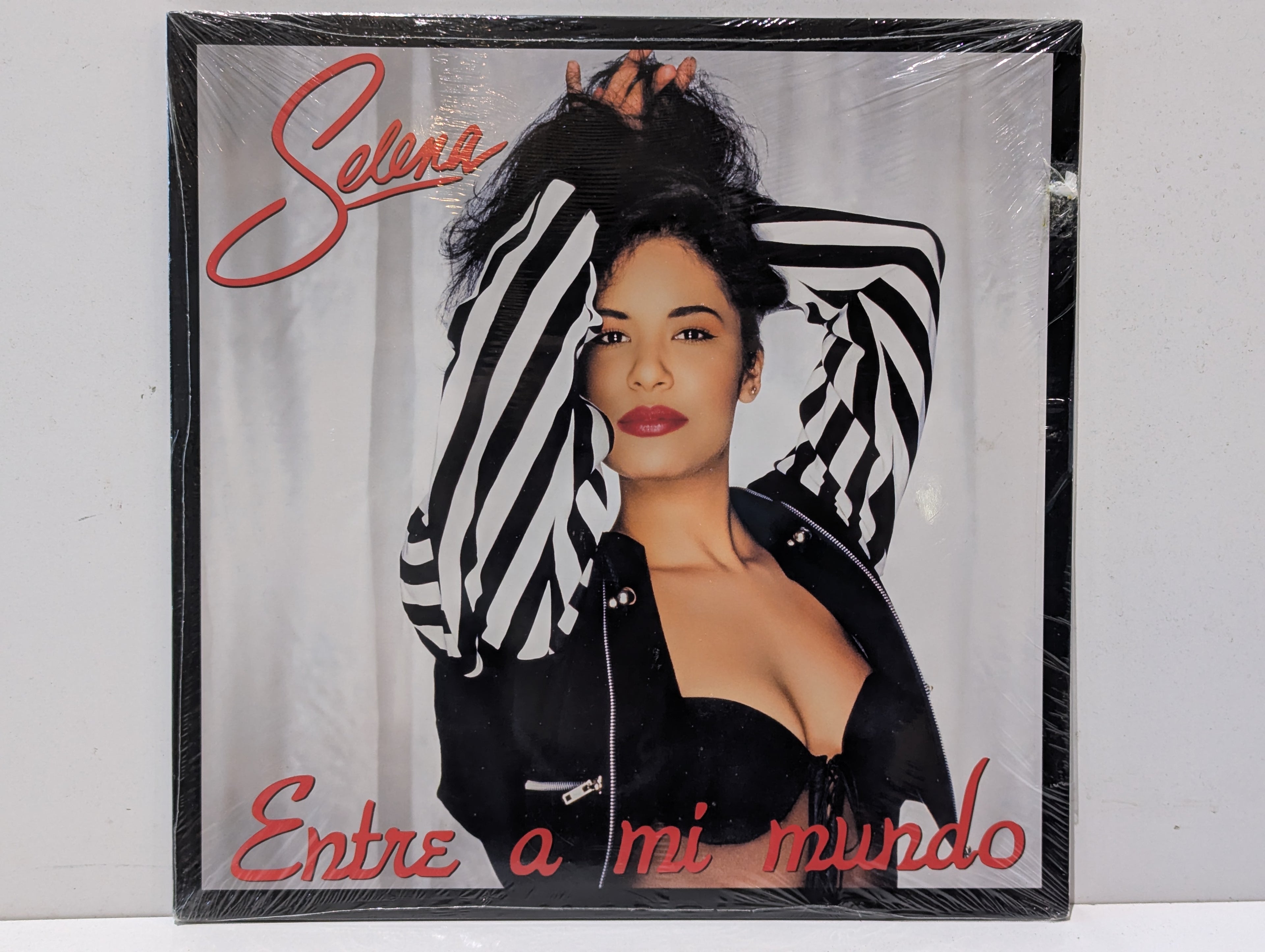 Vintage Selena Entre A Mi Mundo LP Vinyl Record Album Latin Pop Tejano Collectible